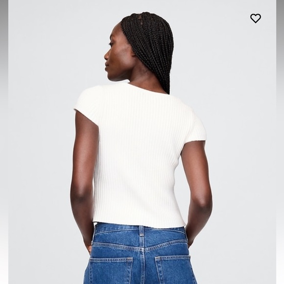 Gap Ribbed V-Neck Button-Up Top - Picture 3 of 7